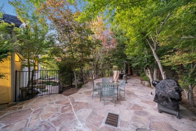 11510 Summit Wood Road, Los Altos Hills CA: https://media.crmls.org/mediaz/3fdfff0b-8b4e-4fd4-aa02-1ad44a0bac51.jpg