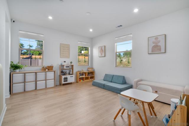 1987 Gila Glen, Escondido CA: https://media.crmls.org/mediaz/3fe03c96-891b-4f00-a451-9db87dc4d1c4.jpg