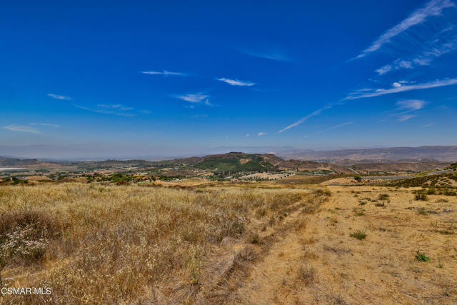 70 Presidential Drive, Simi Valley CA: https://media.crmls.org/mediaz/3fe057f2-0741-4cfa-af37-82fa28da7d4a.jpg