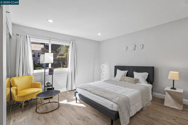 1117 Indian Summer Ct, San Jose CA: https://media.crmls.org/mediaz/3fe0a56c-ec7e-456d-8751-e7c5fa6e279a.jpg