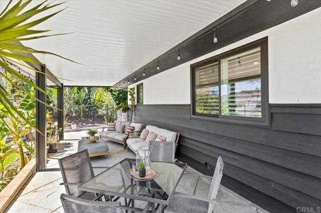 Detail Gallery Image 4 of 47 For 524 Morningside Dr, Vista,  CA 92084 - 3 Beds | 2 Baths