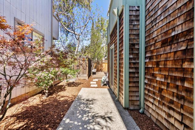 639 Middlefield Road, Palo Alto CA: https://media.crmls.org/mediaz/3fe27119-2627-4b7b-9e3f-0ea9f4b6a31e.jpg