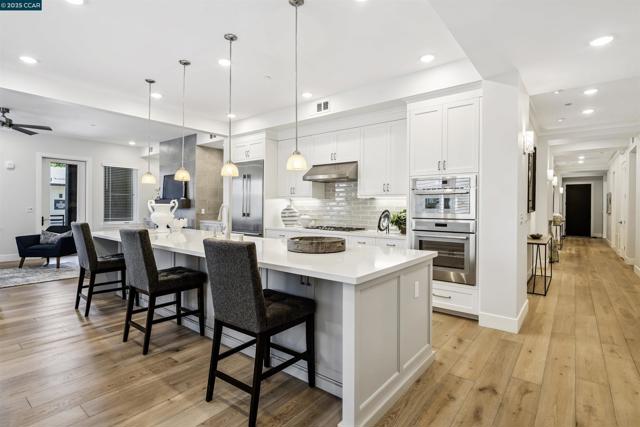 20 Woodbury Highlands Court, Lafayette CA: https://media.crmls.org/mediaz/3fe2b650-88f2-4cf2-a150-041d7b16e54e.jpg