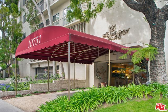 10751 Wilshire Boulevard, Los Angeles CA: https://media.crmls.org/mediaz/3fe2e42f-bf71-4968-8b8e-10d0f3cf2d51.jpg