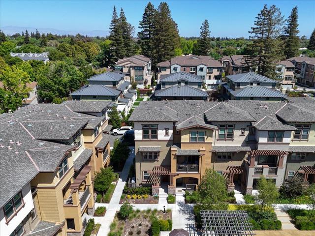 332 Marquetta Circle, Mountain View CA: https://media.crmls.org/mediaz/3fe329f0-f5e6-4225-89f3-f9226b16169e.jpg