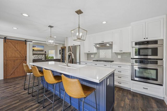 1198 Gazania Ct, San Marcos CA: https://media.crmls.org/mediaz/3fe3609e-f947-4bd4-a501-f597215885f7.jpg