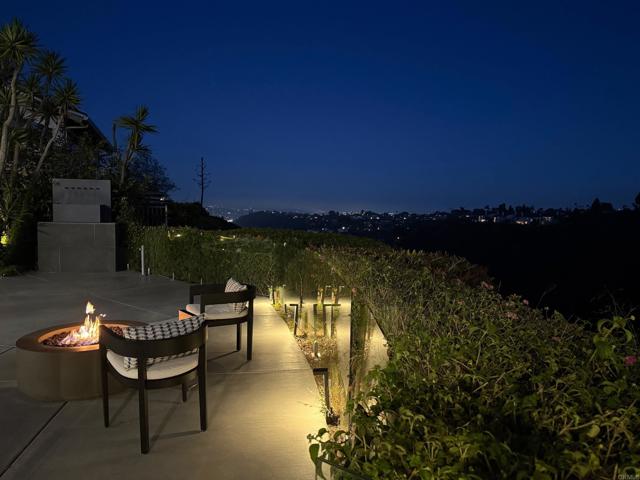 6544 Caminito Northland, La Jolla CA: https://media.crmls.org/mediaz/3fe4035b-a52a-41a2-8e05-e8655ac96afe.jpg