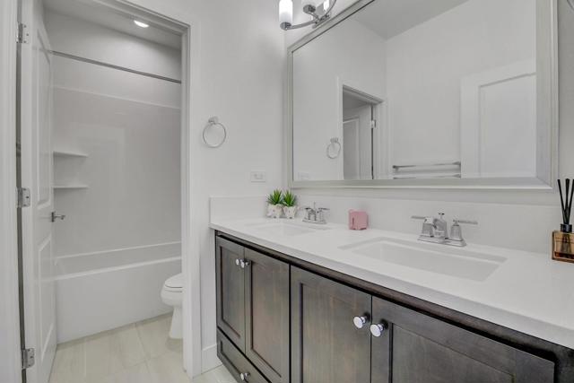 1426 S Central Parkway, Mountain House CA: https://media.crmls.org/mediaz/3fe411cd-0951-40f0-aa1c-7e122c38055c.jpg