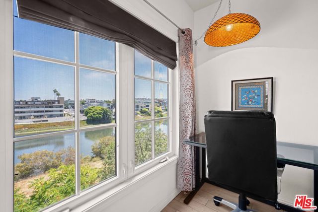 6220 Pacific Avenue, Playa del Rey CA: https://media.crmls.org/mediaz/3fe42eef-9f67-4ea2-aa55-0c379269ee23.jpg