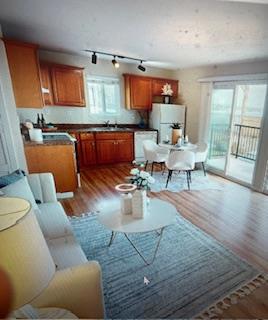 815 Balboa Avenue, Capitola CA: https://media.crmls.org/mediaz/3fe42f3b-dd7b-462f-a0ac-0c1dd2bee1e7.jpg