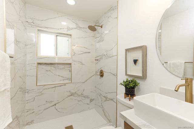 4421 68Th St, La Mesa CA: https://media.crmls.org/mediaz/3fe446a2-1a16-4073-ab15-6c84adde68f0.jpg