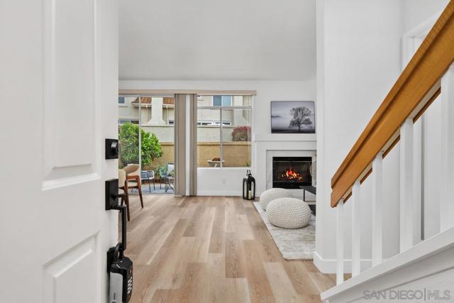 11020 Creekbridge Pl, San Diego CA: https://media.crmls.org/mediaz/3fe4b2a2-6e0b-4bd7-ab45-5281abba3f98.jpg