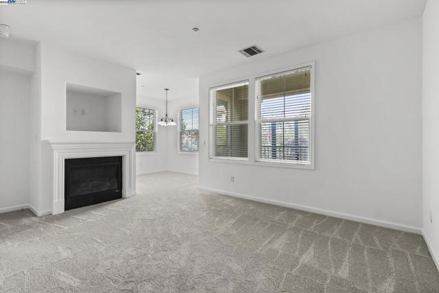 3275 Dublin Blvd, Dublin CA: https://media.crmls.org/mediaz/3fe4cae4-aa93-4e02-9b16-086f96211f43.jpg