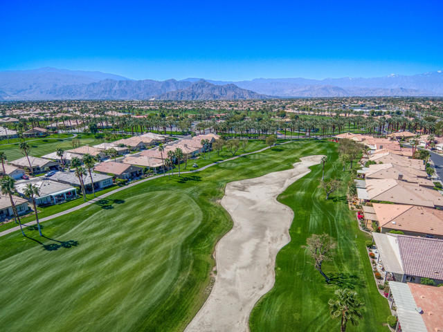 44010 Royal Troon Drive Drive, Indio CA: https://media.crmls.org/mediaz/3fe572f2-4d45-48fc-ad96-03bc990cecc7.jpg