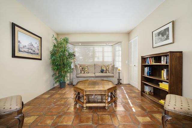 49470 Avila Drive, La Quinta CA: https://media.crmls.org/mediaz/3fe5829a-a770-4475-8a17-64bcb60c6686.jpg