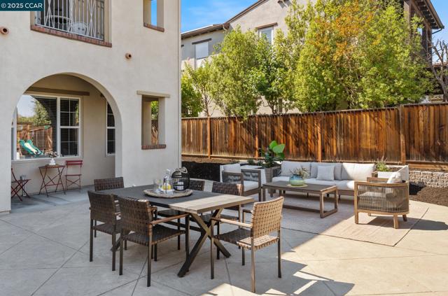 206 Glory Lily Ct, San Ramon CA: https://media.crmls.org/mediaz/3fe617cf-5eea-4071-a9ec-9ccba5f708f5.jpg