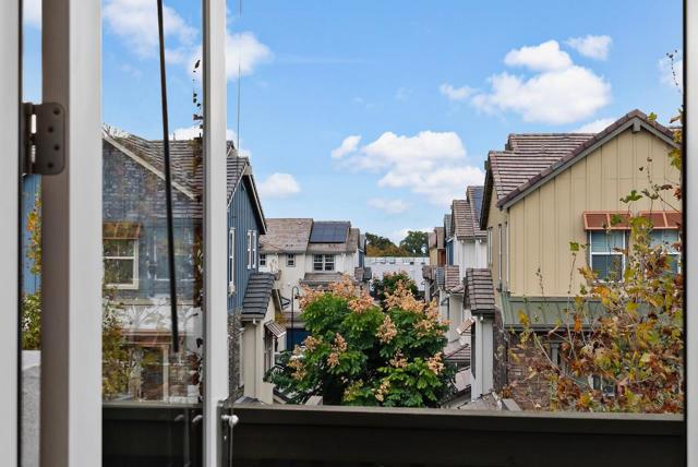 47382 Mission Falls Court, Fremont CA: https://media.crmls.org/mediaz/3fe6bfe5-171b-4788-abd5-2c6a948c9cde.jpg