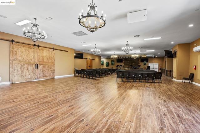3501 Byer Road, Byron CA: https://media.crmls.org/mediaz/3fe6cf59-fc6e-4178-9f50-ed15ecebd2d8.jpg