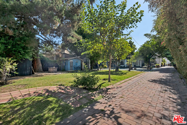 5341 Mecca Avenue, Tarzana CA: https://media.crmls.org/mediaz/3fe7888d-76e2-4a13-bcd0-ef33221cb06f.jpg