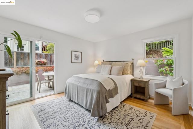 2250 Bywood Dr, Oakland CA: https://media.crmls.org/mediaz/3fe794f3-fe47-43eb-99ba-4b05f466ce72.jpg