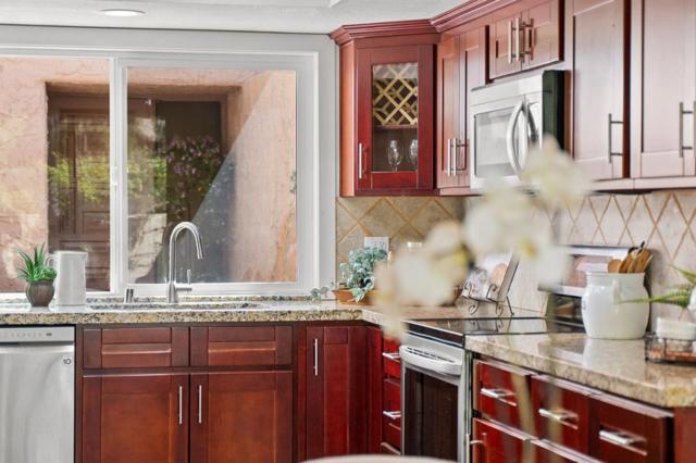 283 Casitas Bulevar, Los Gatos CA: https://media.crmls.org/mediaz/3fe94e1e-ba73-45a6-82c1-e2f1ba9cb1cb.jpg