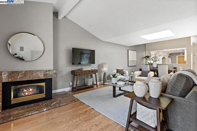 586 CAMBRIAN WAY, Danville CA: https://media.crmls.org/mediaz/3fe9d2d7-cac9-4e47-955a-556aef0dd431.jpg