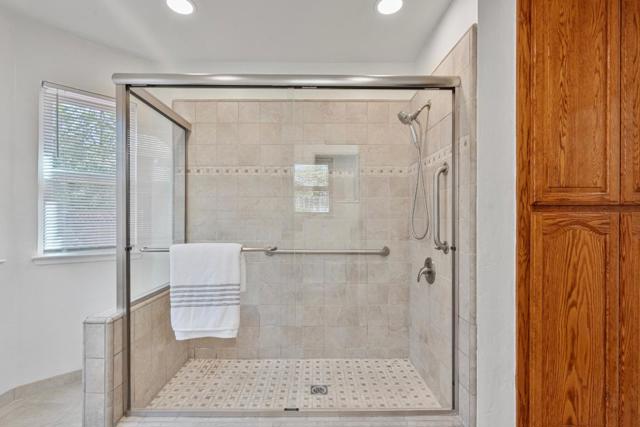 471 Marks Drive, Hollister CA: https://media.crmls.org/mediaz/3fea83f1-0977-4885-be08-5eaa58054988.jpg