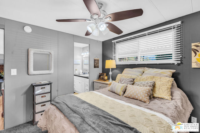 7 Lincoln, Cathedral City CA: https://media.crmls.org/mediaz/3feb0e60-8548-4020-9ede-949cdbdd2b4e.jpg