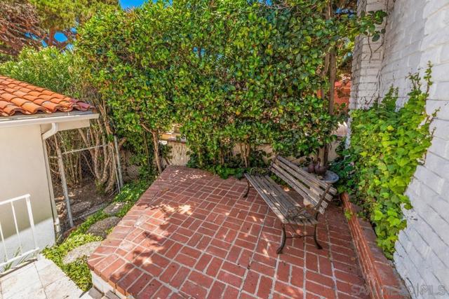 605 Palos Verdes Dr W, Palos Verdes Estates, California 90274, 4 Bedrooms Bedrooms, ,2 BathroomsBathrooms,Residential,Sold,Palos Verdes Dr W,220015650SD