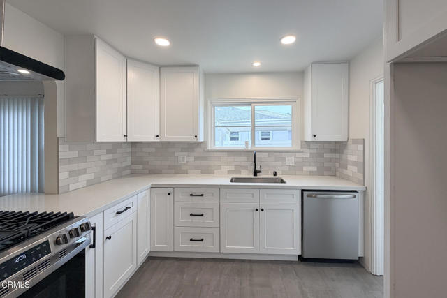 Detail Gallery Image 17 of 41 For 431 Deodar Ave, Oxnard,  CA 93030 - 3 Beds | 2 Baths