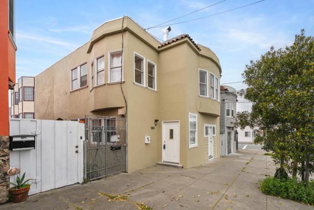 189 Lee Avenue, San Francisco CA: https://media.crmls.org/mediaz/3feb92f6-09f4-4ef4-a658-26f0de6cbb66.jpg