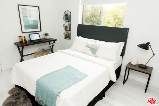 Drew Fenton | 625 S BARRINGTON Avenue Los Angeles CA | MLS: 7528204