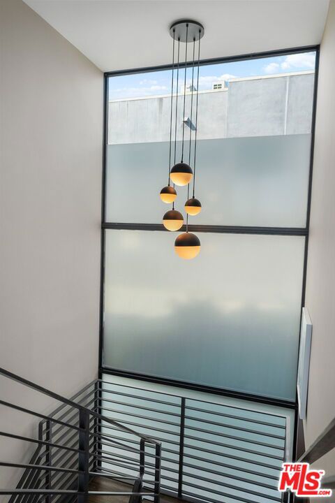 1102 Amoroso Place, Venice CA: https://media.crmls.org/mediaz/3fed105f-a740-422f-a157-dfaff2236238.jpg