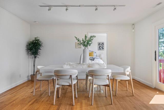 2025 Braemar Road, Oakland CA: https://media.crmls.org/mediaz/3fed1d30-38ae-492a-aeb6-a9f7b4de5758.jpg