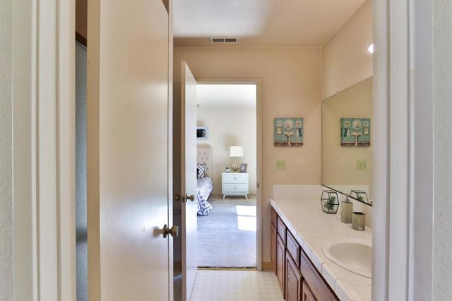 8760 Rancho Hills Drive, Gilroy CA: https://media.crmls.org/mediaz/3feddea7-b490-48b9-b62d-c64019407ca8.jpg