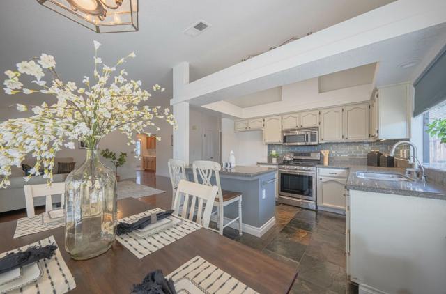 46480 Pine Meadow Place, King City CA: https://media.crmls.org/mediaz/3fee70f3-a98e-4c0e-a221-95808b757dab.jpg