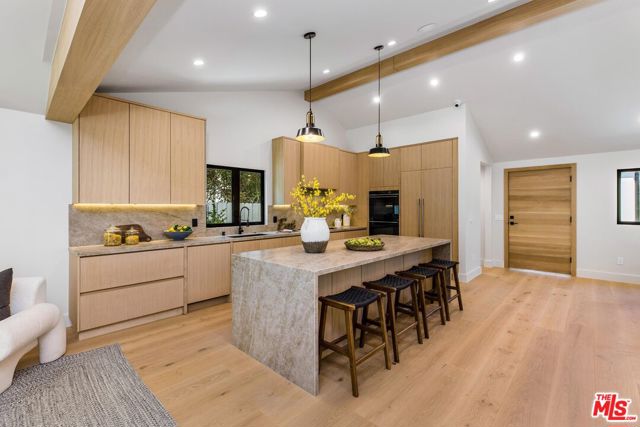5305 Allott Avenue, Sherman Oaks CA: https://media.crmls.org/mediaz/3fee8eb0-72ba-42b0-a4bb-de17f662c03e.jpg