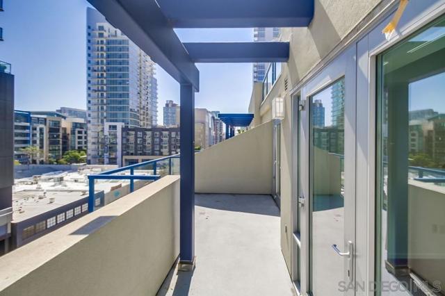 875 G STREET, San Diego CA: https://media.crmls.org/mediaz/3feec962-085e-46f8-bb87-52074f940be3.jpg