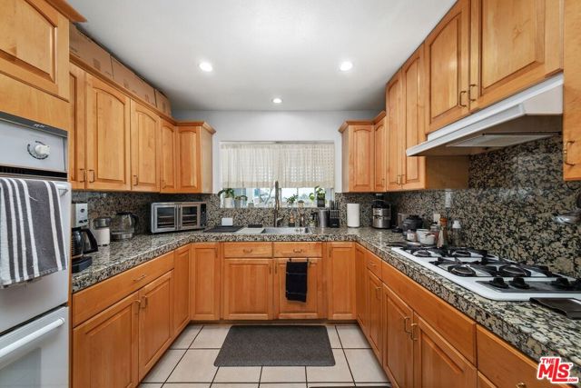 13280 Raven Street, Sylmar CA: https://media.crmls.org/mediaz/3ff05c61-f1f9-4686-bfdd-5b3029729a7f.jpg