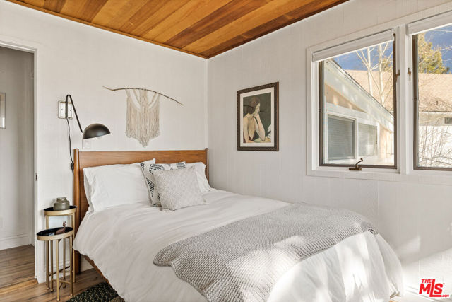 28277 Arbon Lane, Lake Arrowhead CA: https://media.crmls.org/mediaz/3ff1c596-1150-4816-8578-5ba15f083d65.jpg
