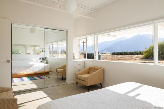 811 Di Giorgio Road, Borrego Springs CA: https://media.crmls.org/mediaz/3ff223cf-8650-4bd6-82bc-0b67e6eba041.jpg