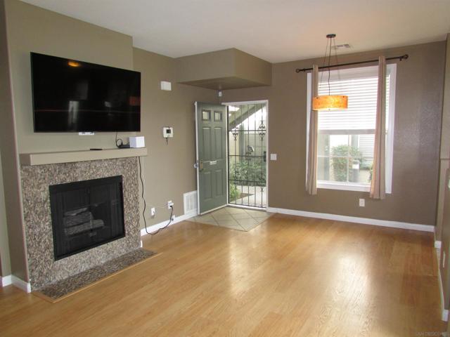 10914 Sabre Hill Dr, San Diego CA: https://media.crmls.org/mediaz/3ff24043-399f-4e23-8a65-dd89943bac6c.jpg
