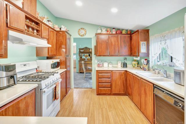 Detail Gallery Image 9 of 52 For 707 Lilac Ranch Rd, Alpine,  CA 91901 - 4 Beds | 2 Baths