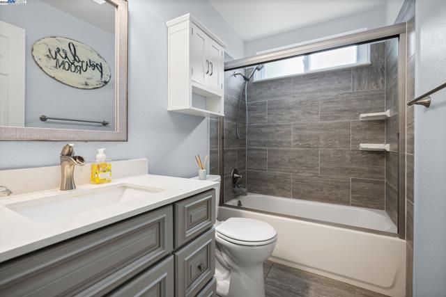 2889 Biddleford Drive, San Ramon CA: https://media.crmls.org/mediaz/3ff3bb84-d89c-4be7-b586-afa1aa98d63c.jpg