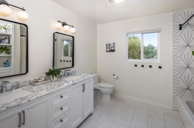 Detail Gallery Image 20 of 28 For 830 Cypress Dr, Vista,  CA 92084 - 4 Beds | 3/1 Baths