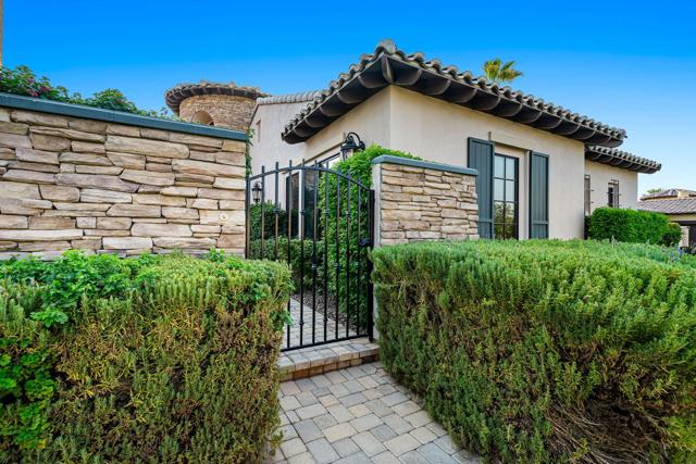 49481 Rock Rose Drive, Indio CA: https://media.crmls.org/mediaz/3ff5b985-b16d-4942-aaa9-5cd785b2ff16.jpg