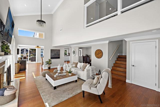 22875 Ridge Route Ln, Lake Forest CA: https://media.crmls.org/mediaz/3ff65d01-9d80-4f52-b42f-d1a5dcff08a8.jpg