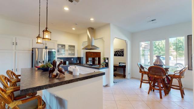 34 Calle La Reina, Rancho Mirage CA: https://media.crmls.org/mediaz/3ff6cab9-6c91-4c0f-9868-b43c267a2c2f.jpg