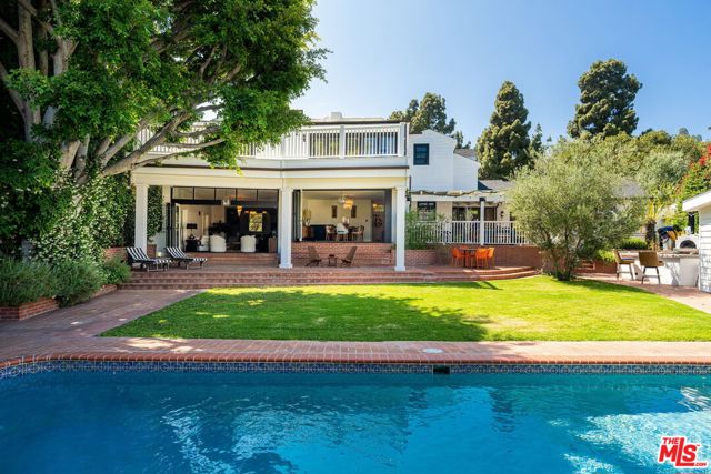 2324 N Vermont Avenue, Los Angeles CA: https://media.crmls.org/mediaz/3ff75ae4-7290-4eaa-876a-8f28cea77436.jpg