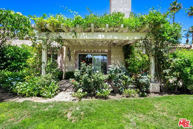 69385 Avenida De Las Montanas, Cathedral City CA: https://media.crmls.org/mediaz/3ff8c34b-3e92-4885-a522-589d0e49007b.jpg